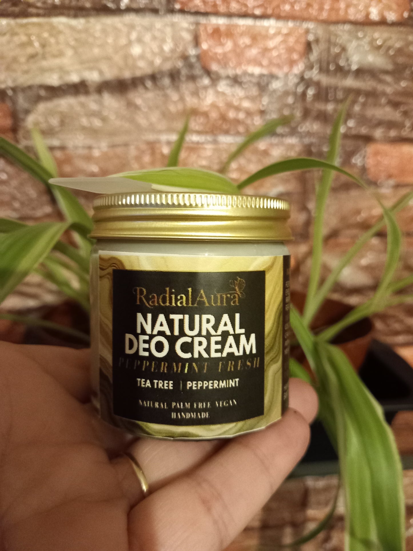 RadialAura – Natural Deo Cream